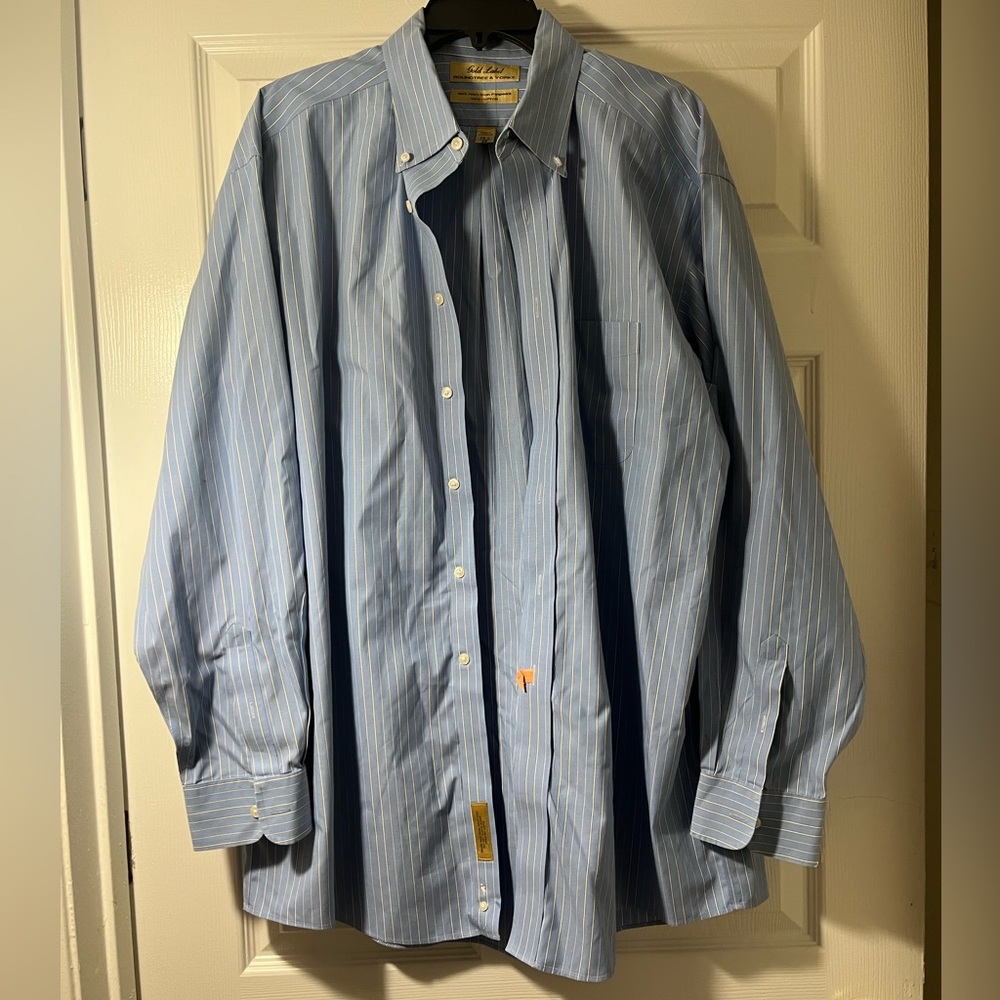 Roundtree & Yorke Light Blue Pinstripe Dress‎ Shirt